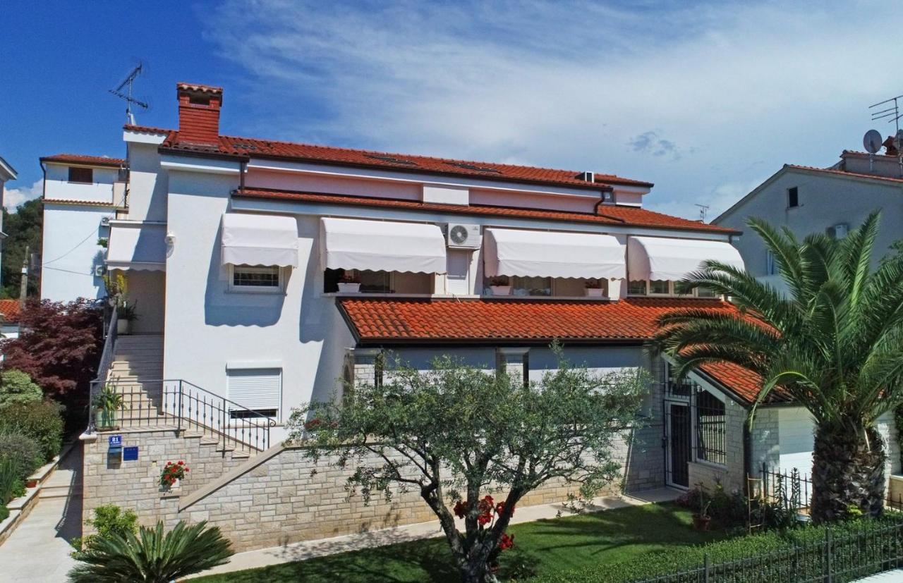 Apartments Lavizatic Porec Bagian luar foto