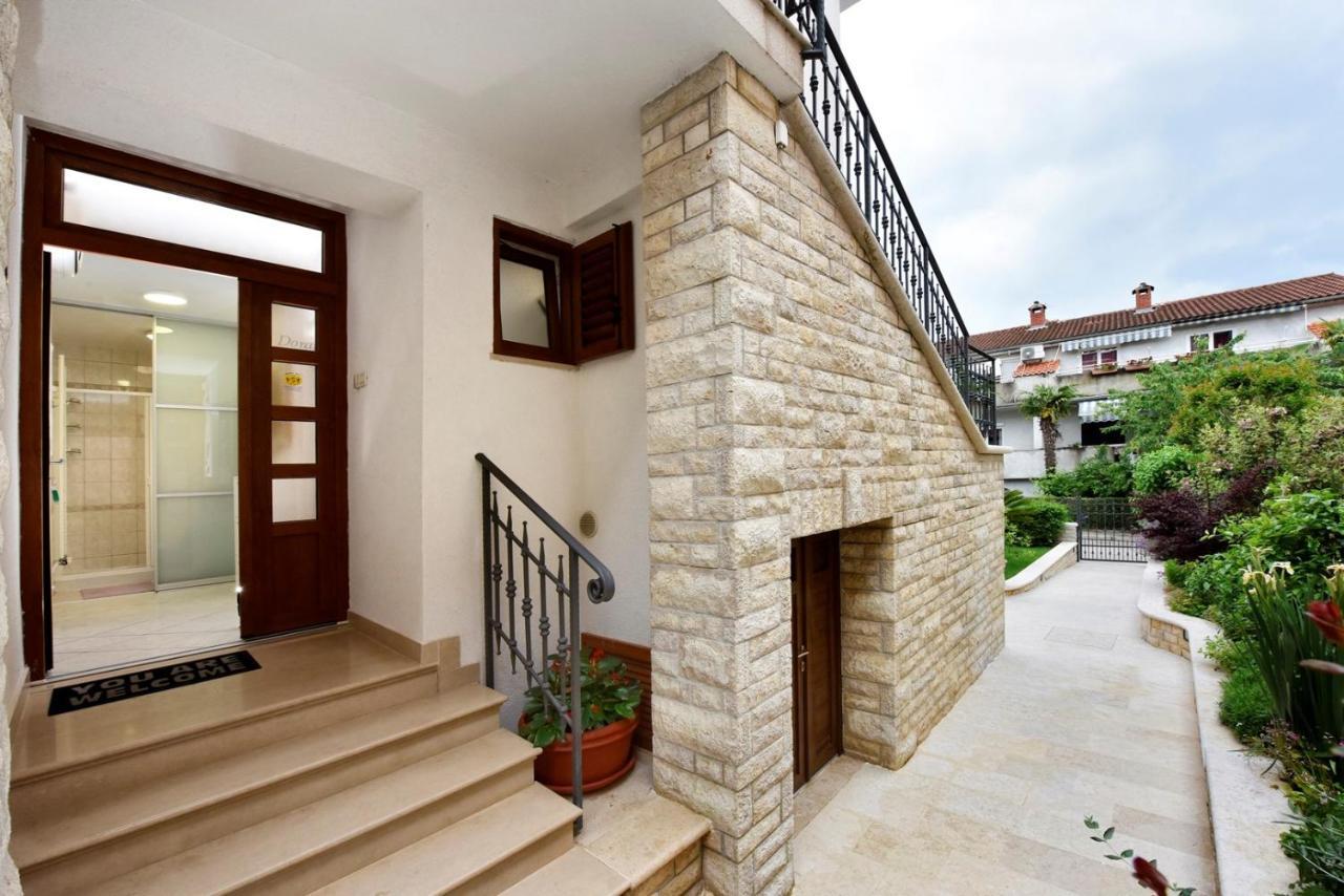 Apartments Lavizatic Porec Bagian luar foto