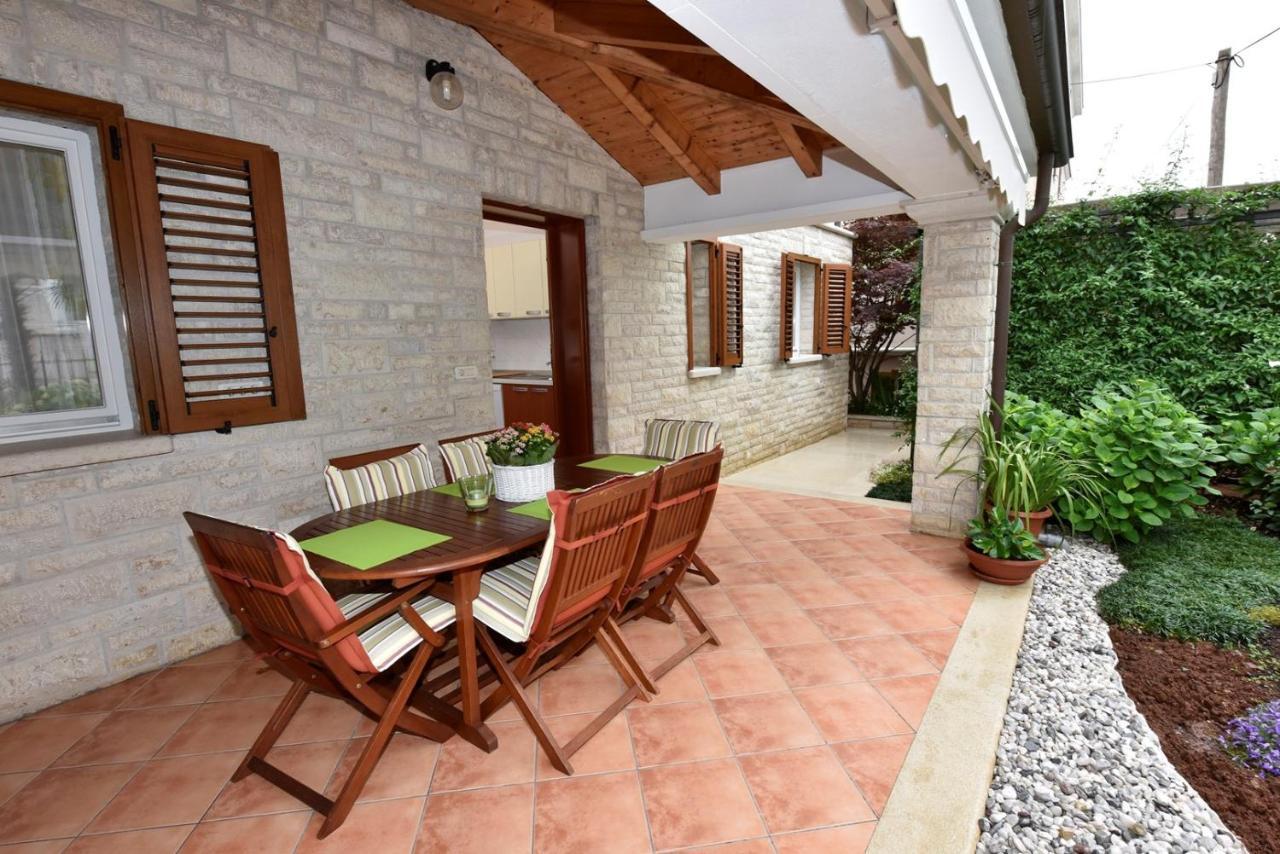 Apartments Lavizatic Porec Bagian luar foto