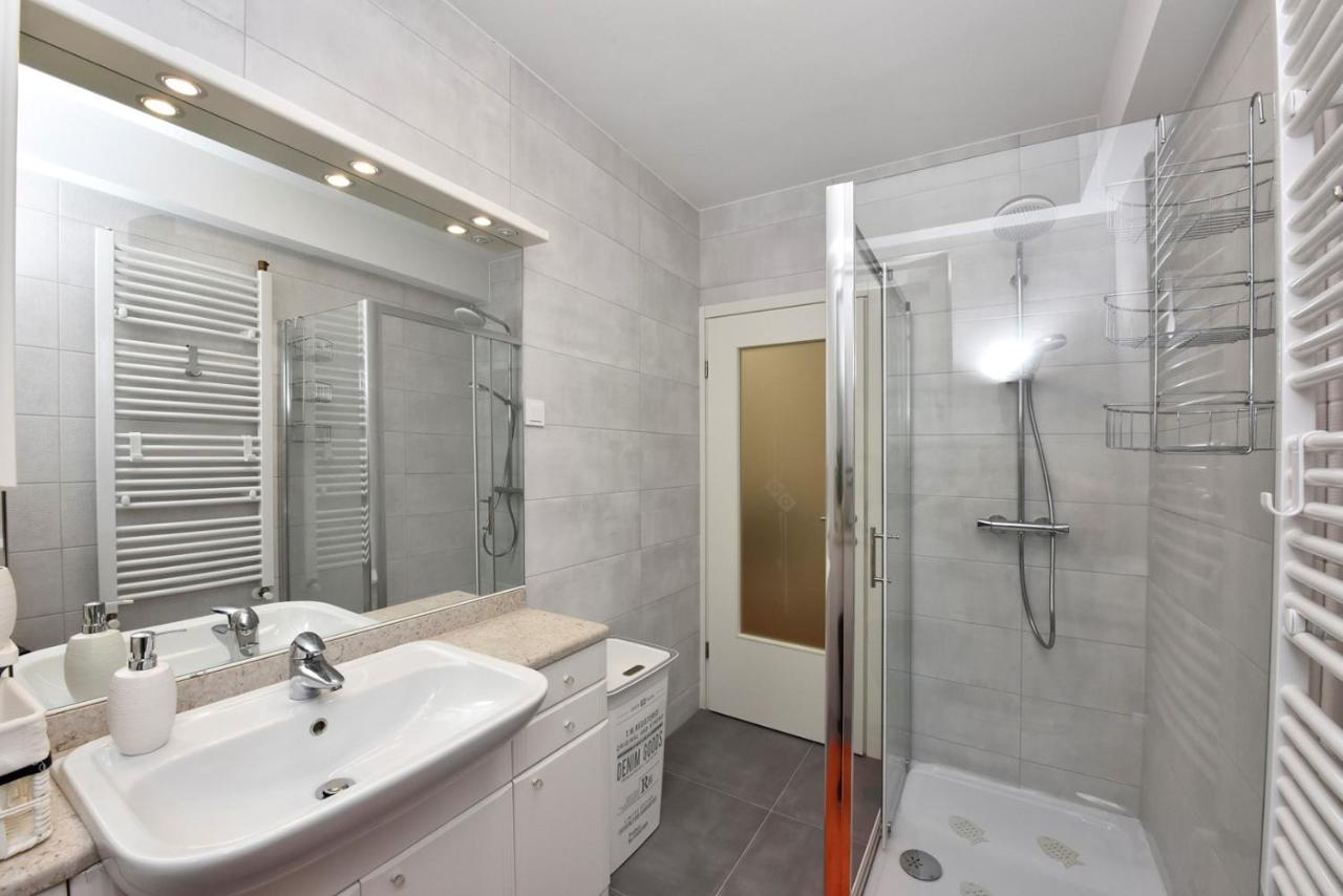 Apartments Lavizatic Porec Bagian luar foto