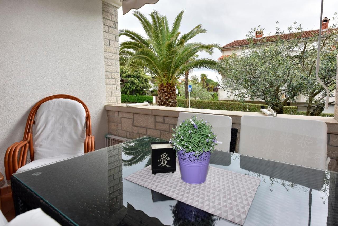 Apartments Lavizatic Porec Bagian luar foto